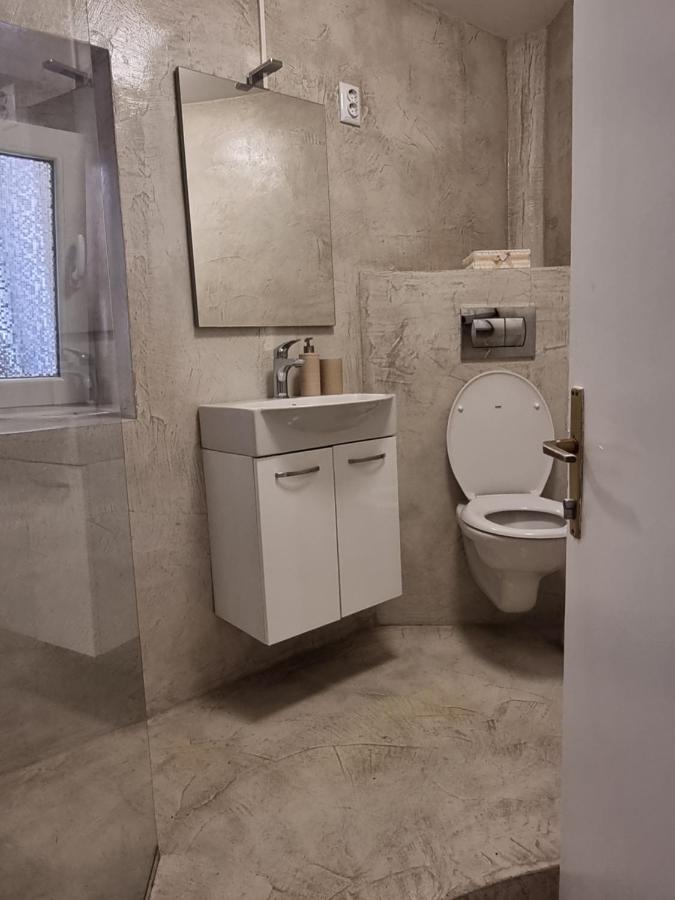 U Kalici Lägenhet Mali Lošinj Exteriör bild