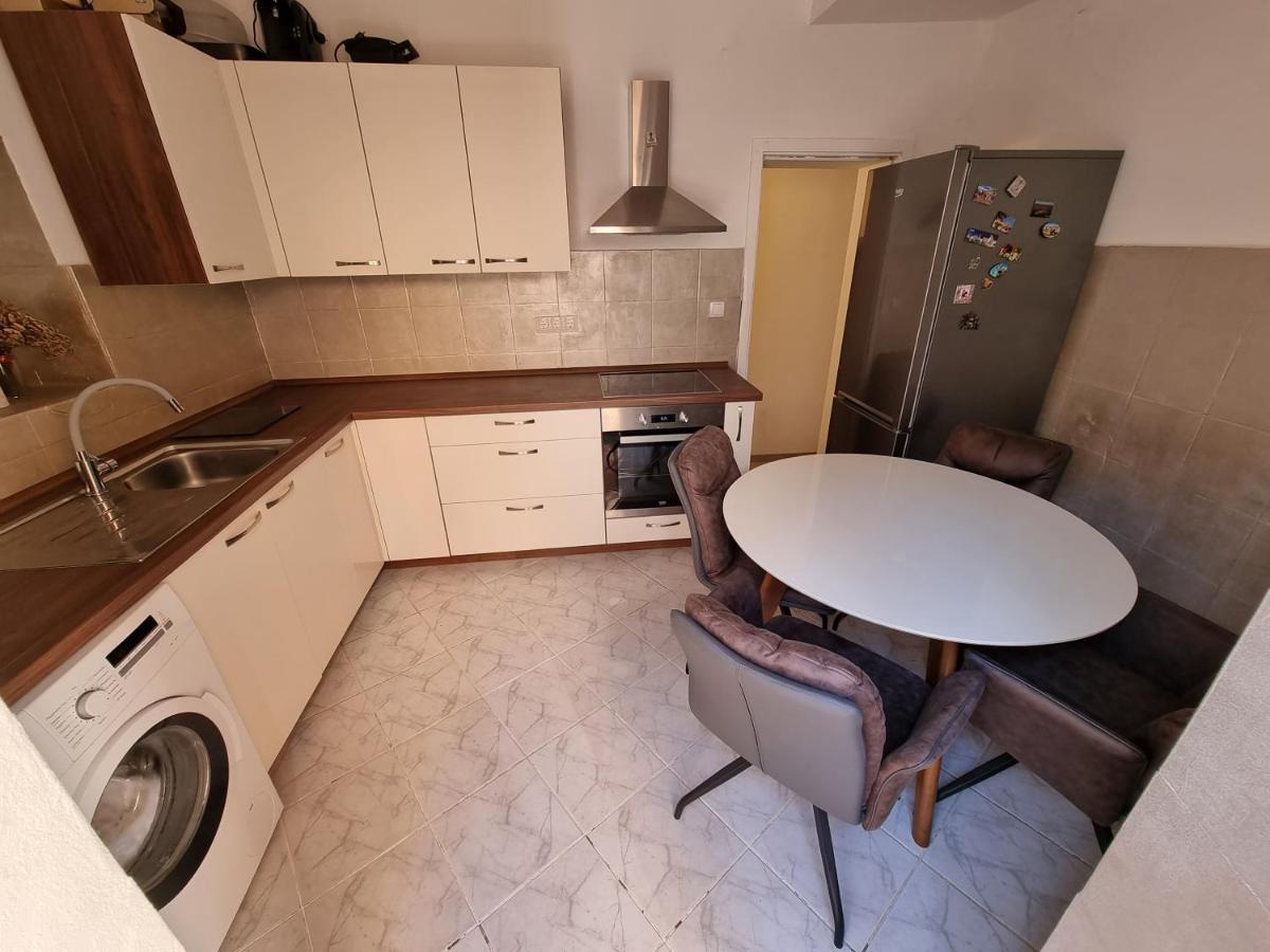 U Kalici Lägenhet Mali Lošinj Exteriör bild